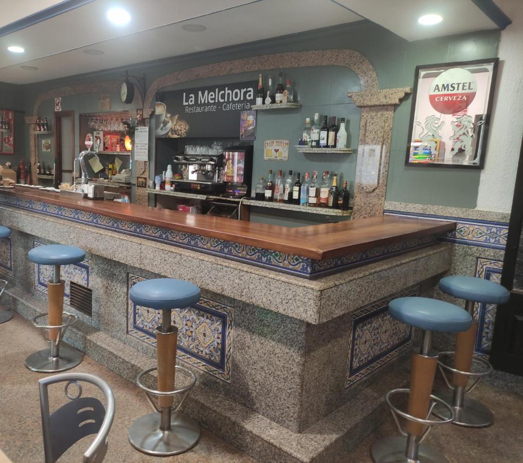 Hostal Restaurante Bar Cafeteria La Melchora ポサーダス エクステリア 写真