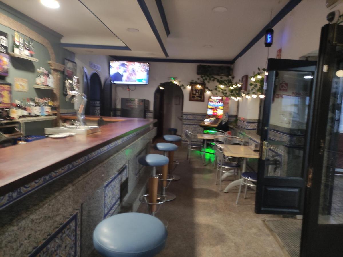 Hostal Restaurante Bar Cafeteria La Melchora ポサーダス エクステリア 写真