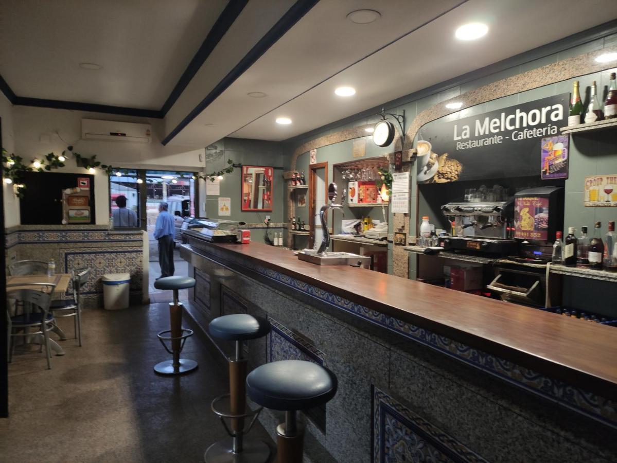 Hostal Restaurante Bar Cafeteria La Melchora ポサーダス エクステリア 写真