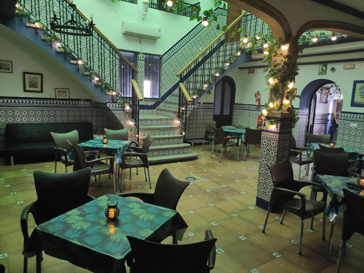 Hostal Restaurante Bar Cafeteria La Melchora ポサーダス エクステリア 写真